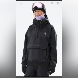 Cyclone W Snow Jacket 
DOPE